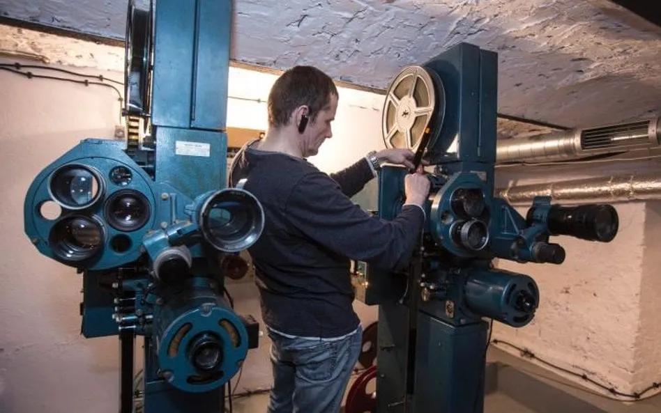 Zdjęcie Jak wejść do kina na film od 15 lat bez zbędnych problemów?
