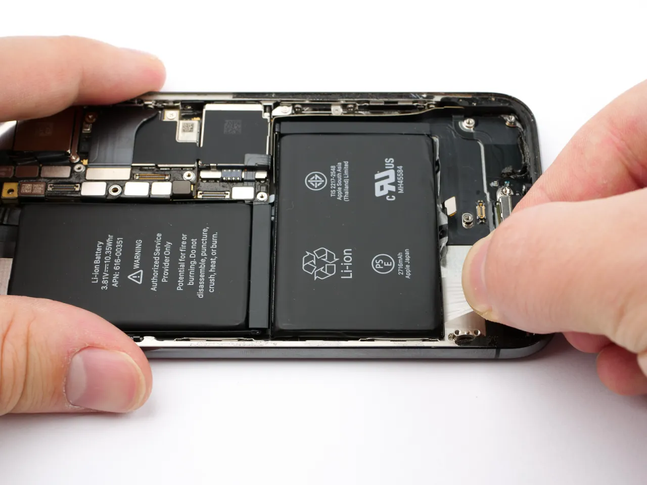 Zdjęcie Wymiana baterii iPhone a gwarancja: co musisz wiedzieć, aby nie stracić