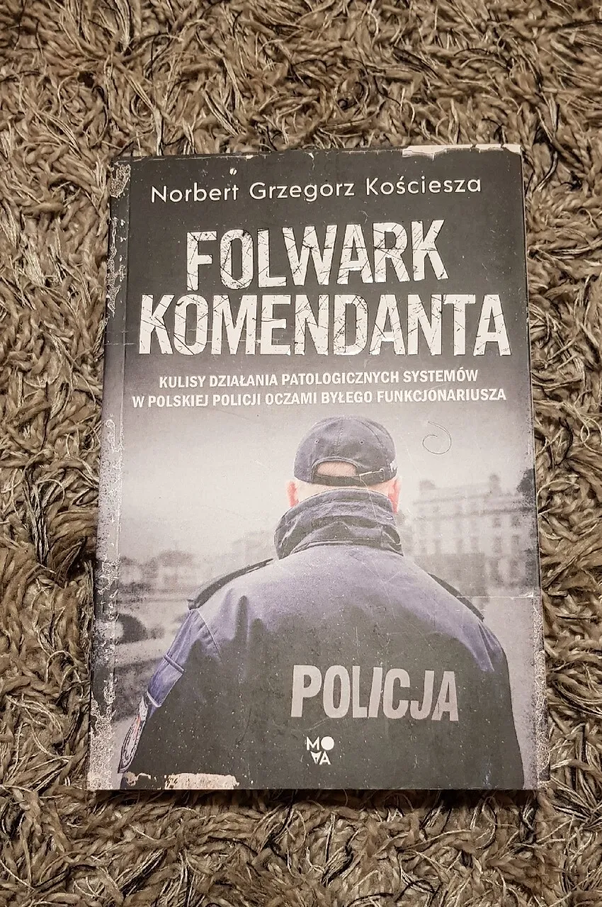 Zdjęcie Folwark komendanta: odkryj mroczne tajemnice polskiej policji