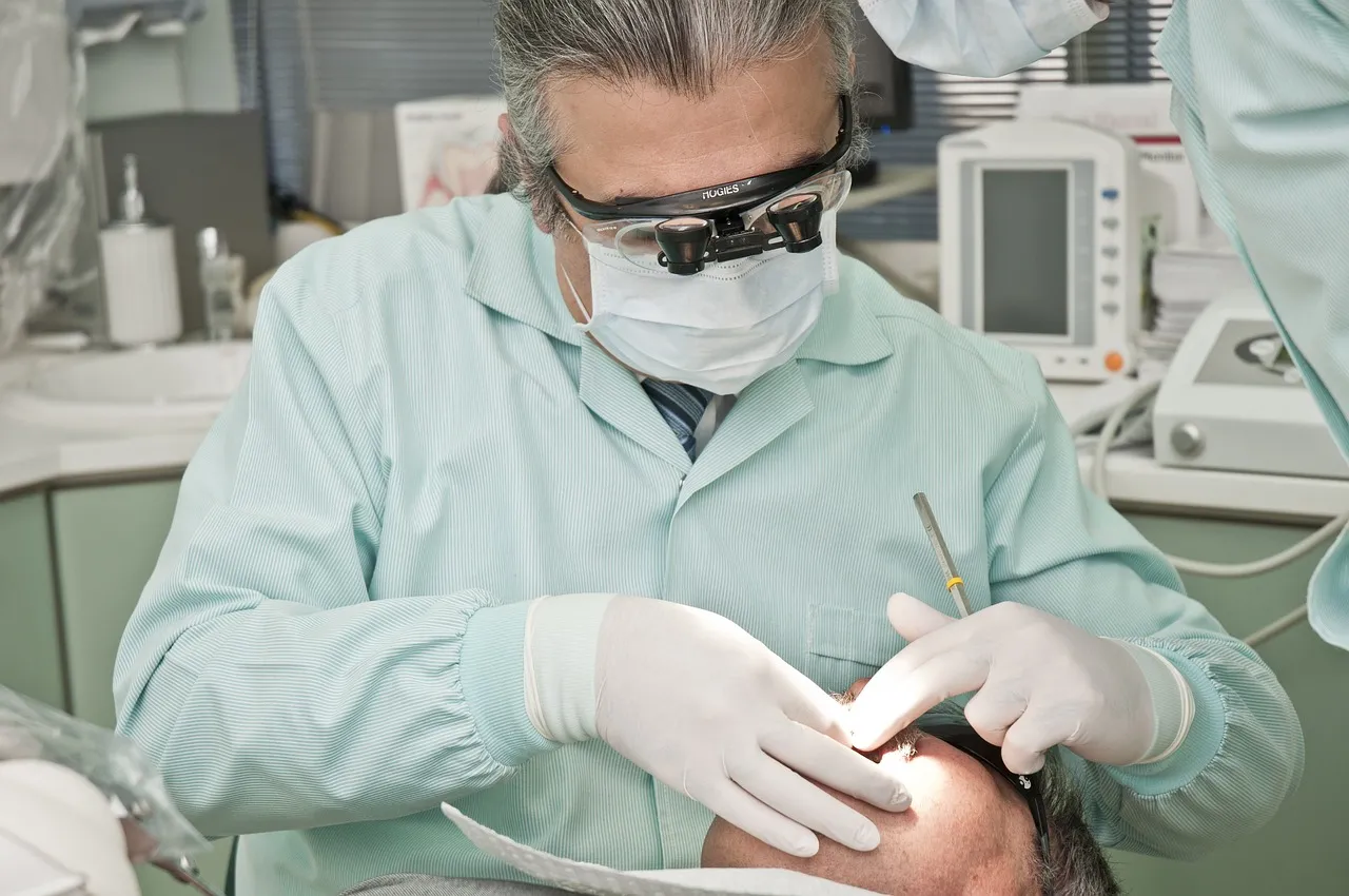 Zdjęcie Czy dentysta może wystawić L4? Oto co musisz wiedzieć, aby uniknąć problemów