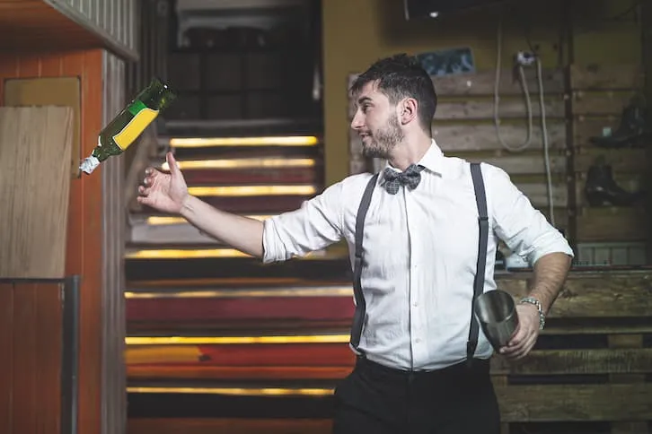 Zdjęcie Ile kosztuje barman na 18? Sprawdź, co wpływa na cenę usługi
