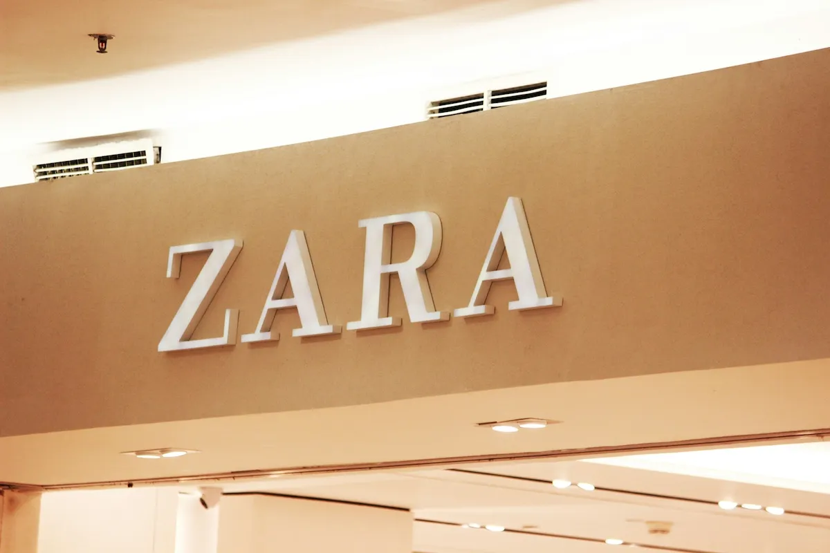 Zdjęcie Zara pierwszy sklep w Polsce: historia otwarcia i rozwój marki
