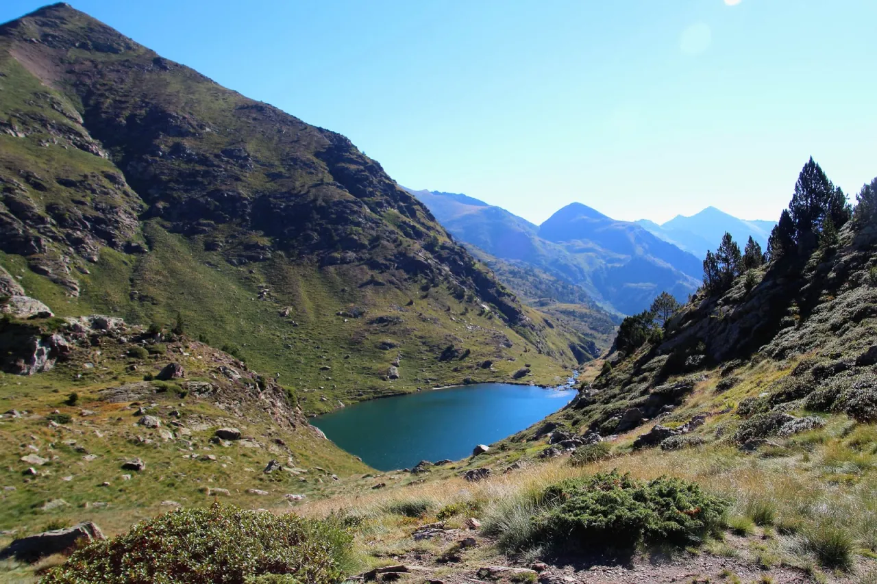Zdjęcie Cómo llegar en coche a los Lagos de Tristaina: rutas y restricciones