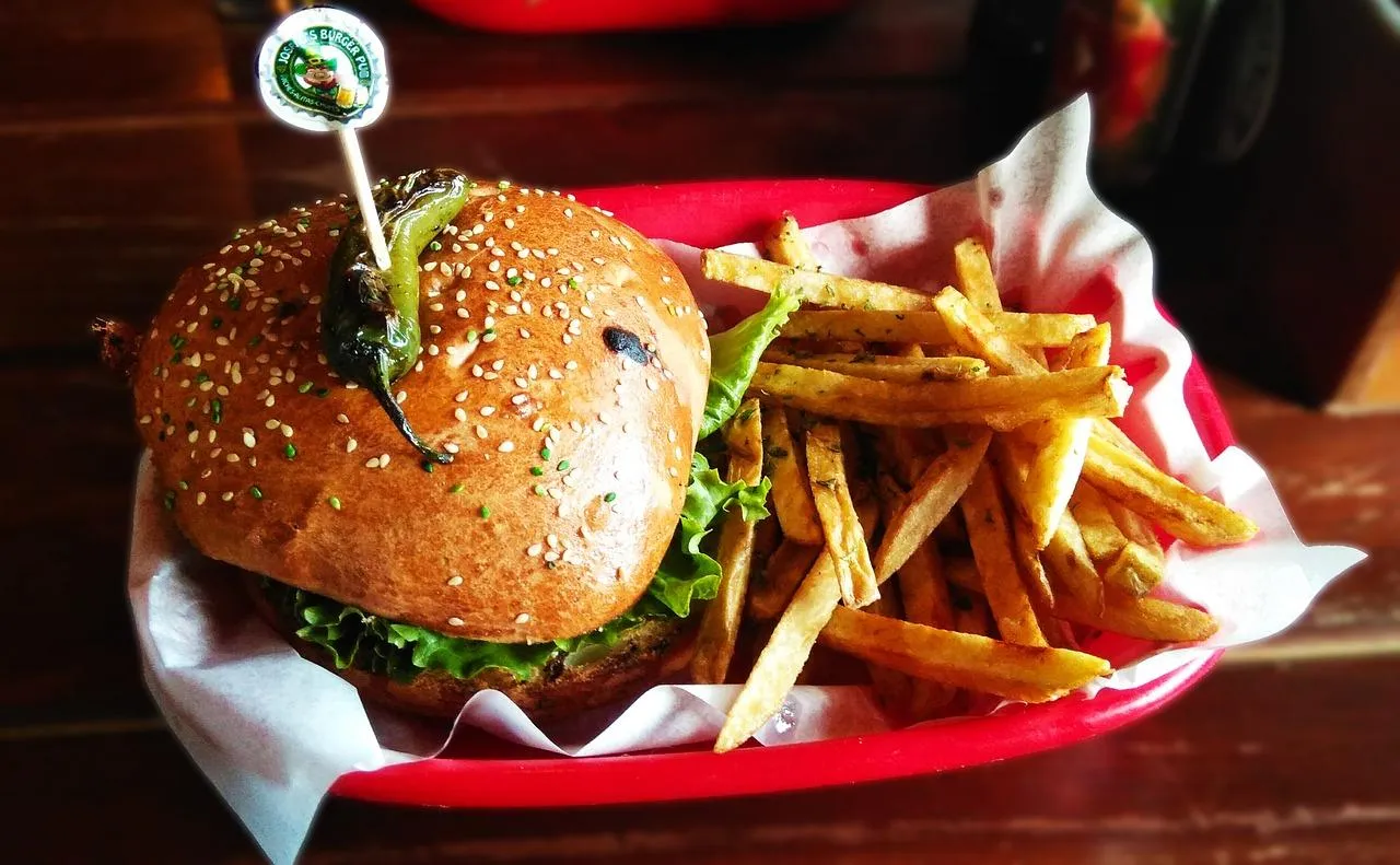 Zdjęcie Ile kcal ma jalapeno burger? Sprawdź, czy to zdrowy wybór!