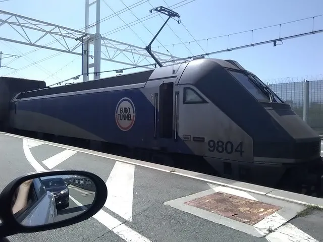 Zdjęcie Eurotunel czy prom – co wybrać, aby zaoszczędzić czas i pieniądze?
