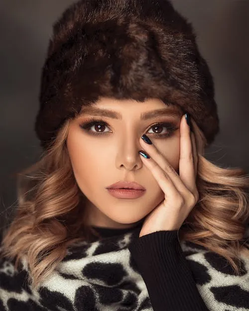 Zdjęcie Ile zarabia modelka techniczna? Szokujące stawki w branży modelingu przemysłowego