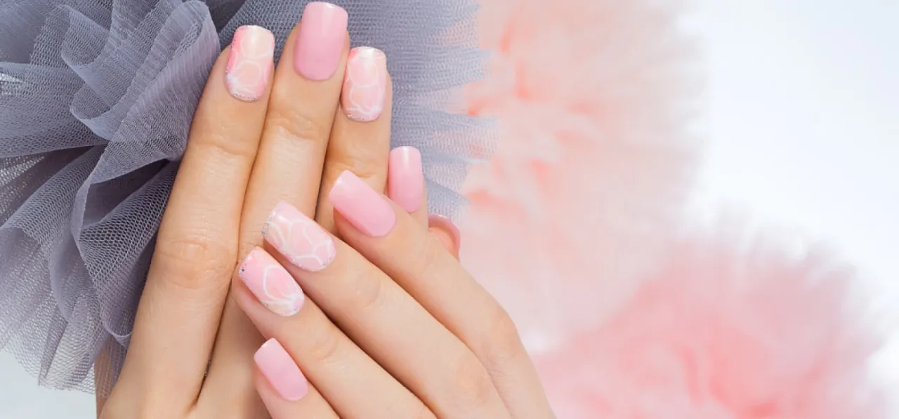 Zdjęcie Jak zrobić hybrydy krok po kroku: Prosty poradnik manicure w domu