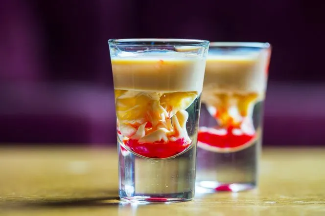 Zdjęcie Jak przygotować małpi mózg drink – przepis na efektowny shot na Halloween