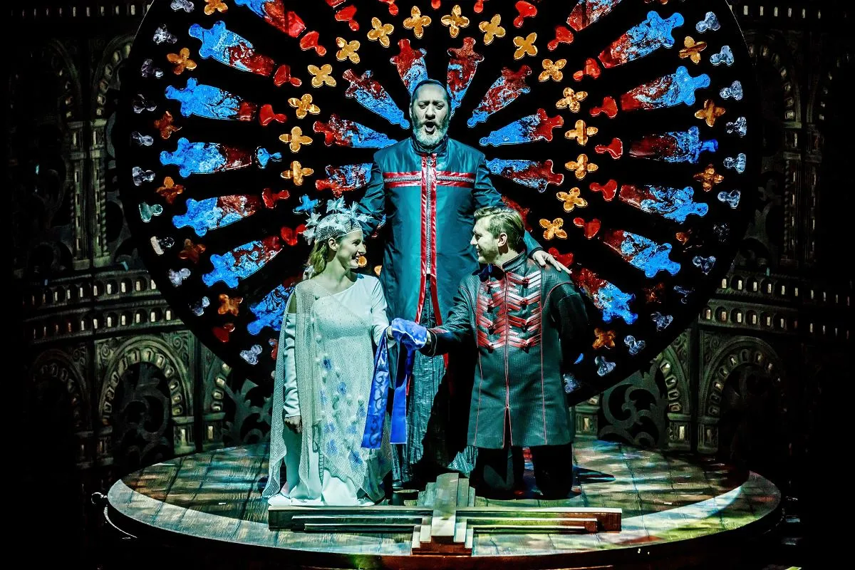 Zdjęcie Reżyser filmu Romeo i Julia: Baz Luhrmann i jego nowoczesna wizja