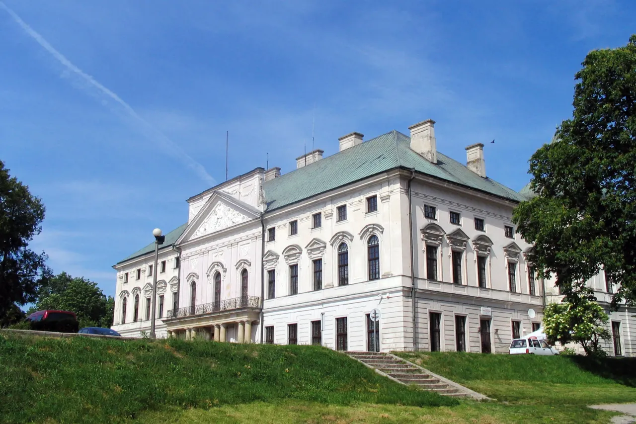 Zdjęcie Pałac w Lubartowie: Tajemnice historii i architektury czekają na Ciebie