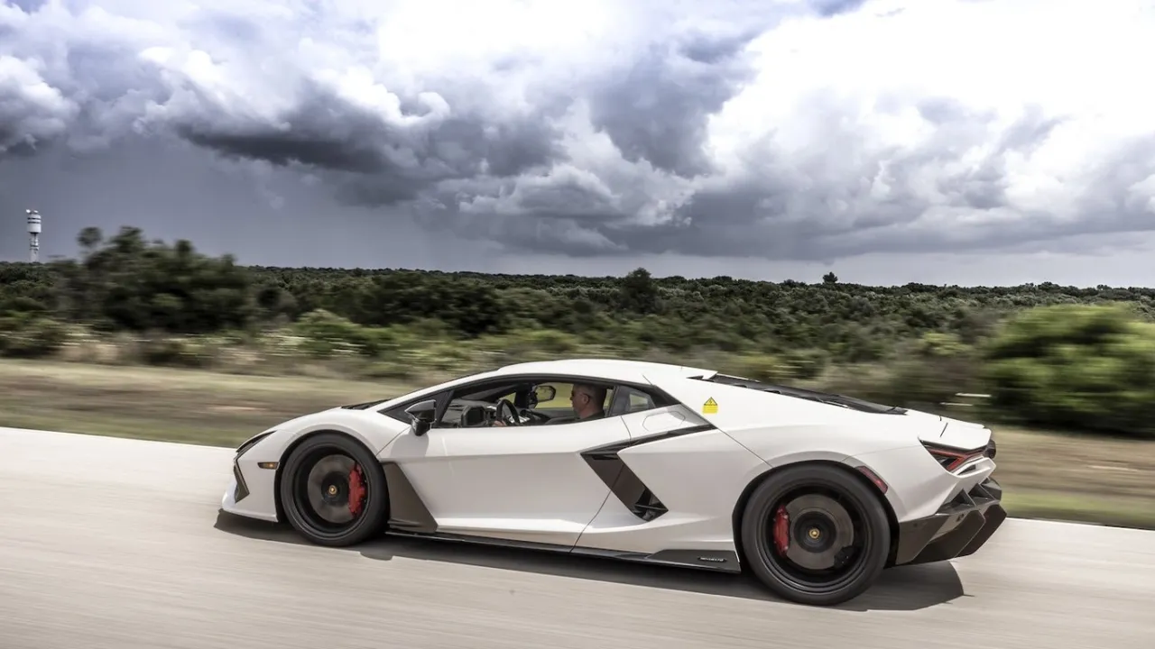 Zdjęcie Ile kosztuje wymiana oleju w Lamborghini? Zaskakujące ceny serwisu