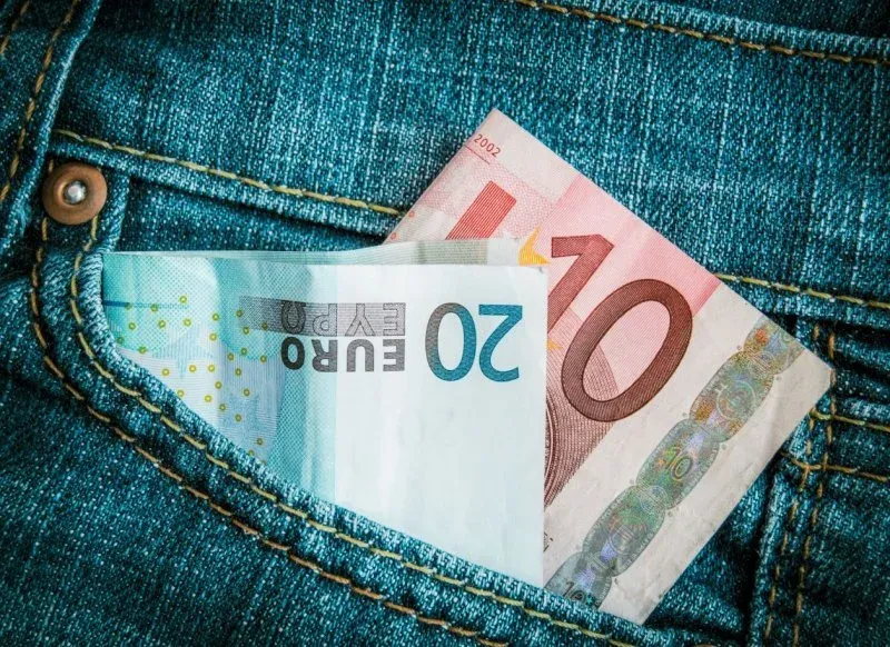 Zdjęcie Ile zarabia prawnik w Hiszpanii? Zaskakujące fakty o wynagrodzeniach