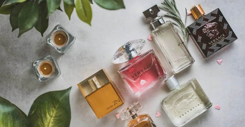 Zdjęcie Perfumy które działają na kobietę - odkryj ich moc przyciągania