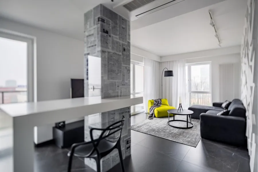 Zdjęcie Czym ozdobić filar w salonie, aby zachwycał i nie przytłaczał?