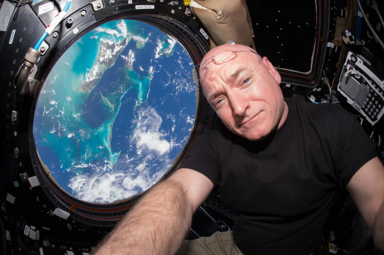 Zdjęcie Starzenie się w kosmosie: Zaskakująca prawda o upływie czasu na ISS