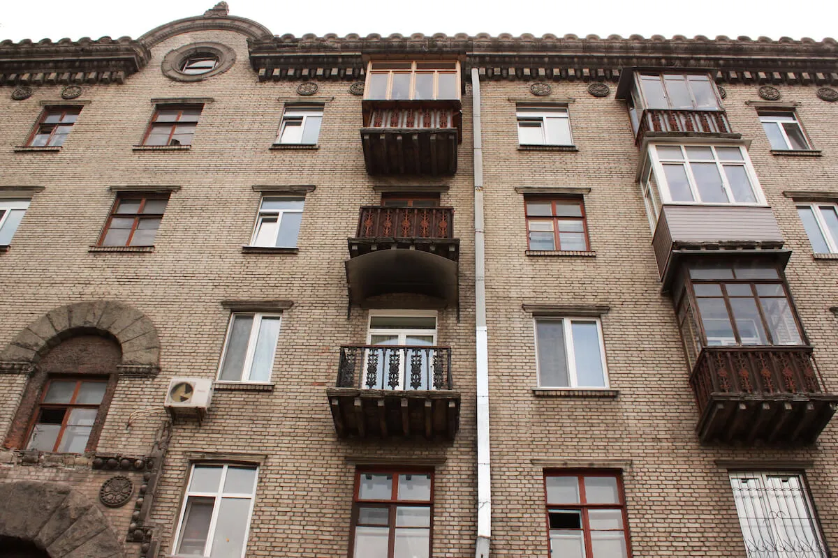Zdjęcie Ile można podnieść czynsz w prywatnej kamienicy? Poznaj ograniczenia