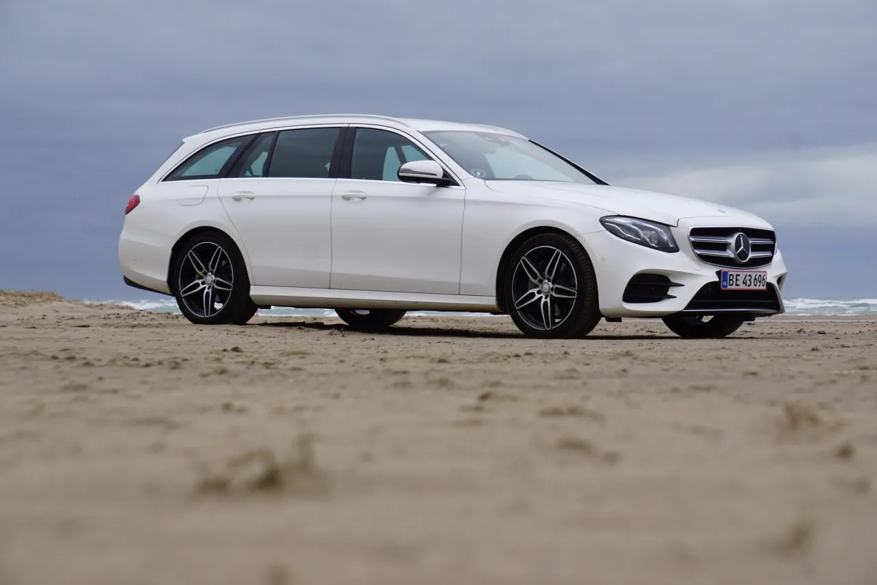 Zdjęcie Mercedes E-Klasa Kombi - Dlaczego warto zainwestować w ten model?