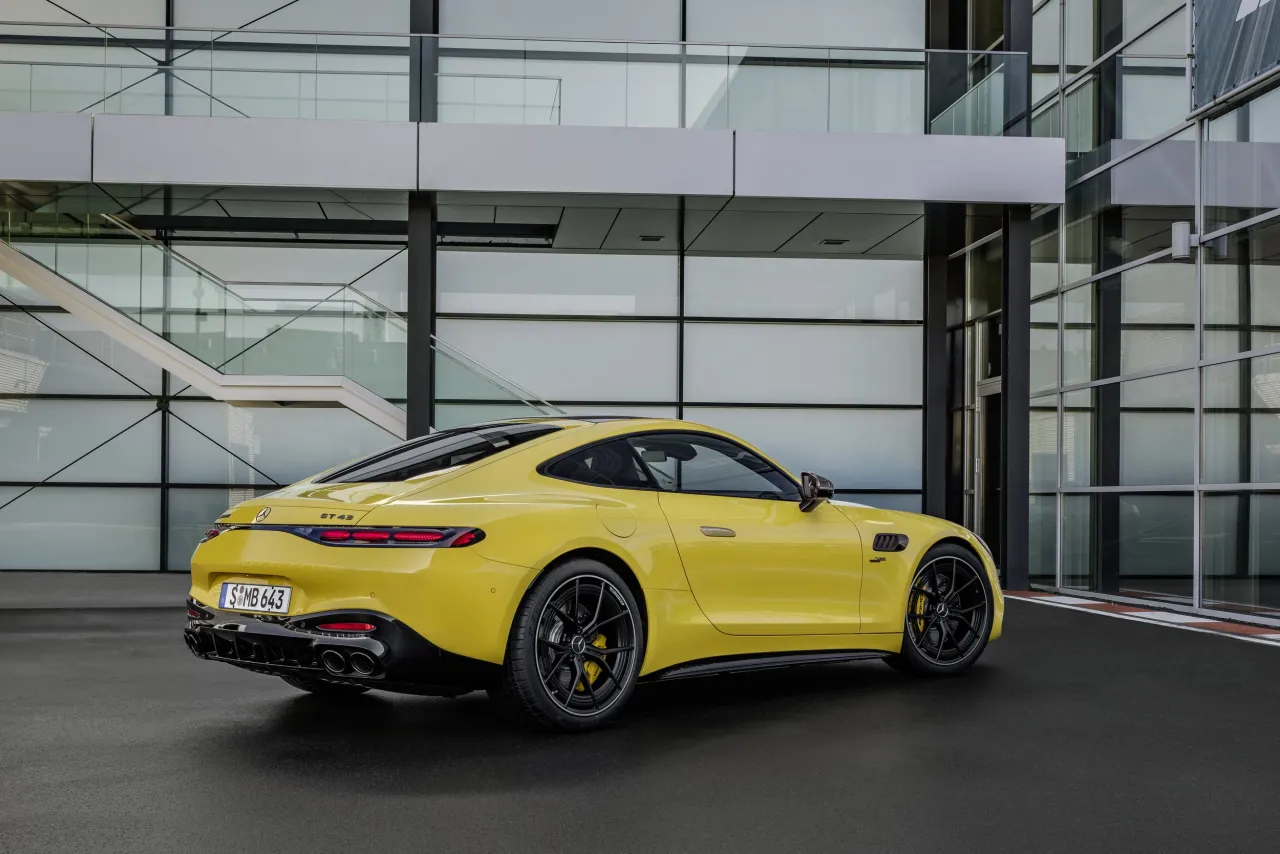 Zdjęcie Mercedes AMG GT 43 - szczegółowe informacje o osiągach i cenie