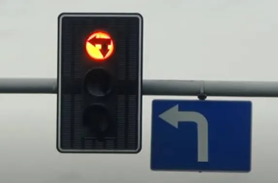 Zdjęcie Skręt 3A: Co oznacza skręt 3A w ruchu drogowym?