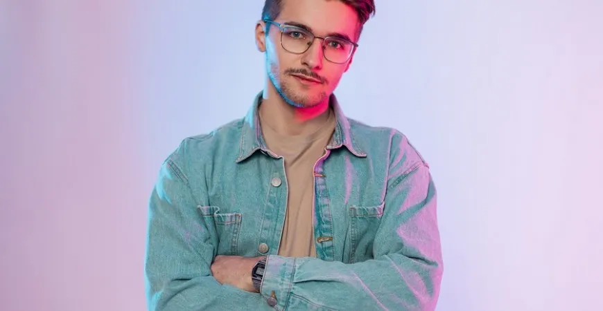 Zdjęcie Czy koszule jeansowe są modne? Odkryj, jak je stylizować w 2023