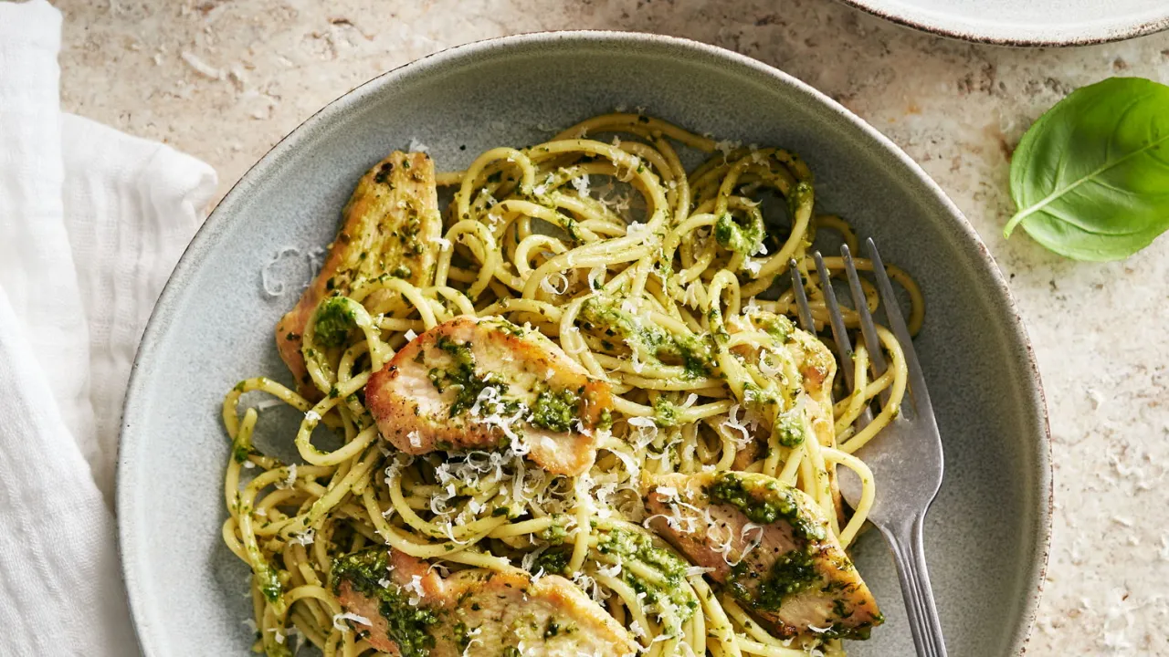 Zdjęcie P&acirc;tes poulet pesto : Le guide rapide pour un plat parfait en 30 min