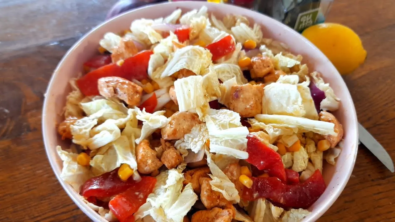 Zdjęcie Ile kalorii ma sałatka w McDonald's? Odkryj zaskakujące fakty!