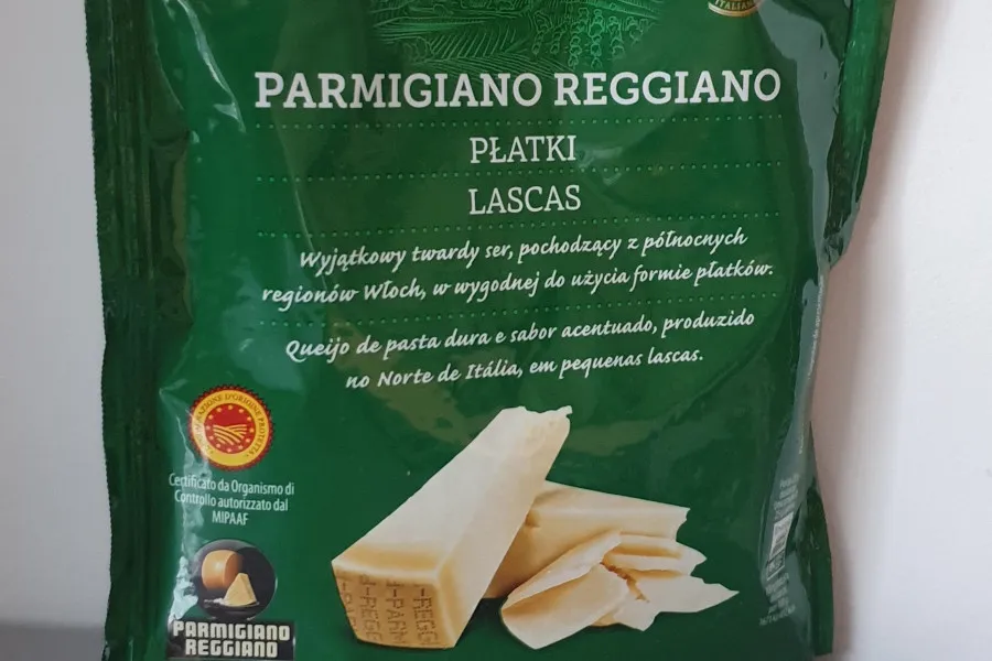 Zdjęcie Gdzie kupić parmezan w Biedronce? Sprawdź dostępność i ceny