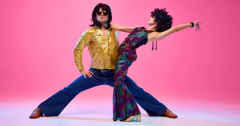 Zdjęcie Impreza w stylu lat 70.: moda, muzyka, dekoracje jak ją zorganizować?