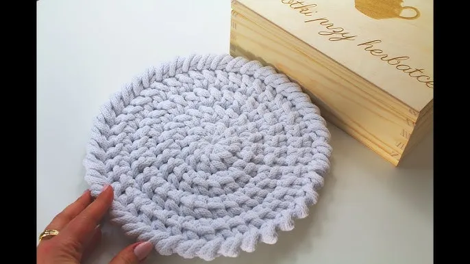 Zdjęcie Jak zrobić podkładki na stół na szydełku - prosty sposób na piękno w domu