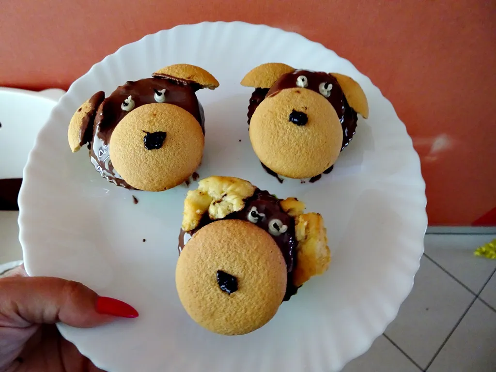 Zdjęcie Proste i kreatywne sposoby na ozdobienie muffinek dla dzieci – inspiracje i porady