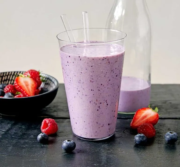 Zdjęcie El batido de frutos rojos perfecto: Recetas, trucos y beneficios