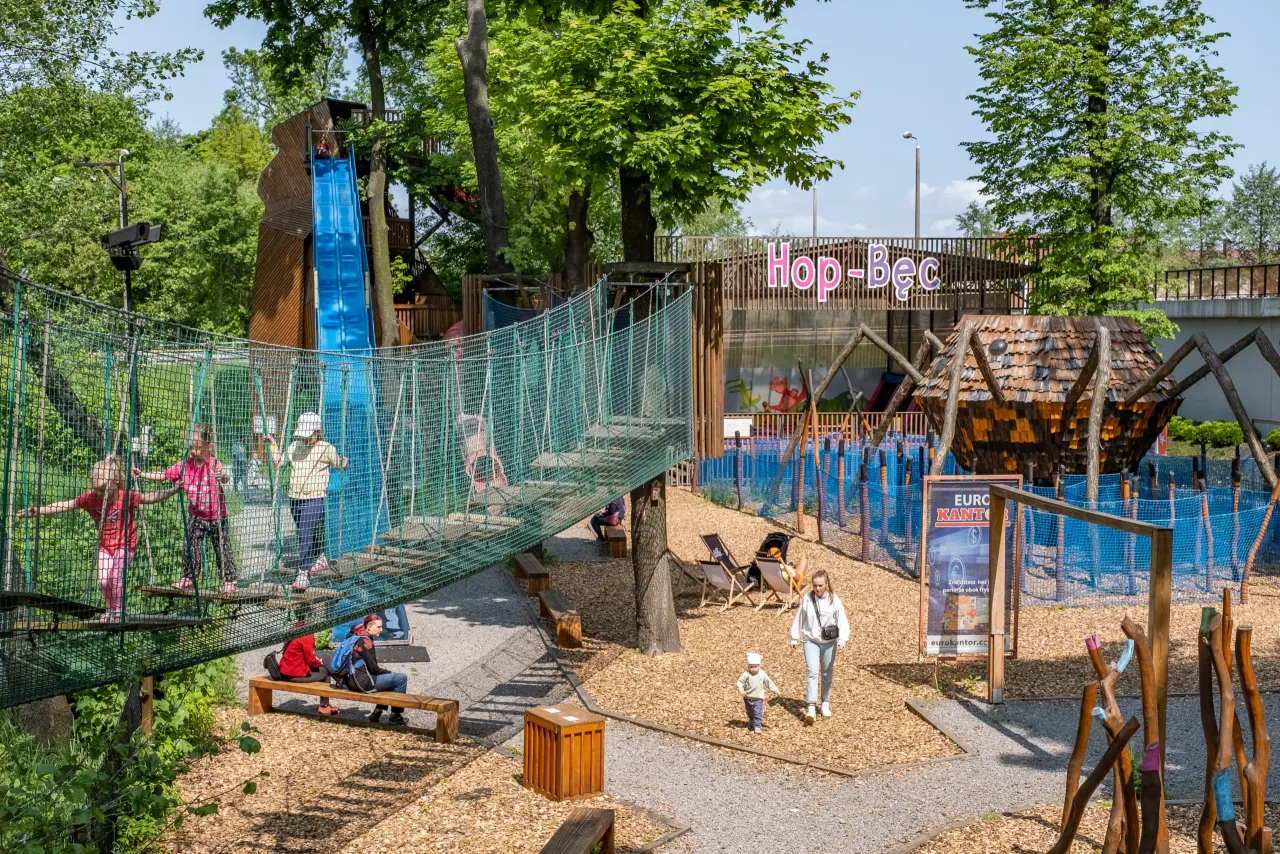 Zdjęcie Park linowy w Deche – sprawdź atrakcje, ceny i bezpieczeństwo