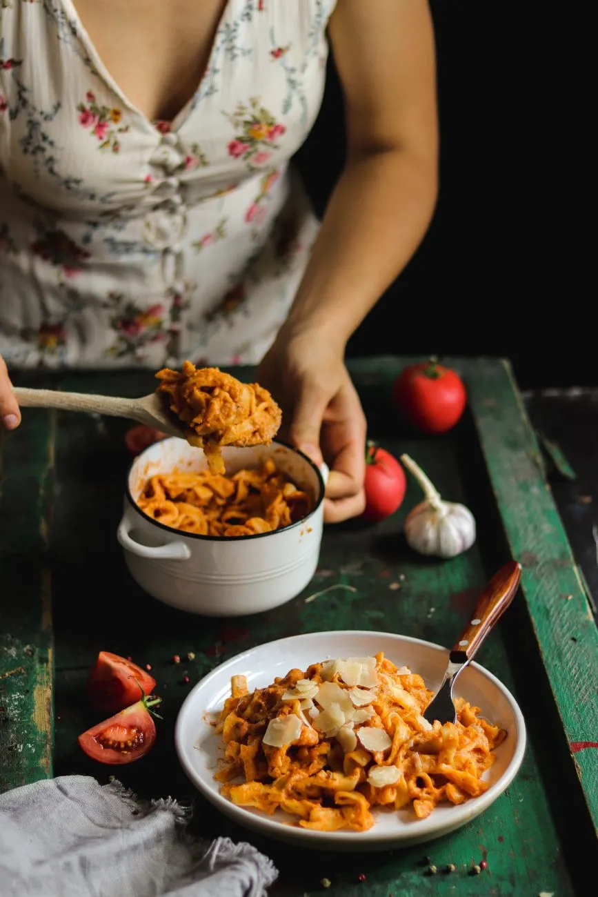 Zdjęcie Pyszny sos do spaghetti z cukinii i pomidorów, który zachwyci każdego