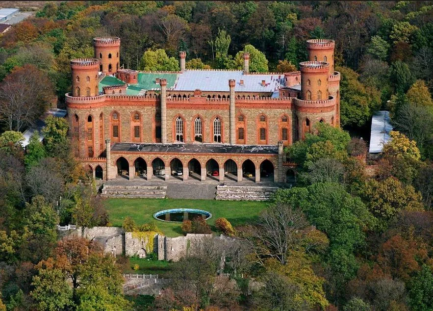 Zdjęcie Pałac w Kamieńcu Ząbkowickim hotel - wyjątkowe miejsce na wypoczynek
