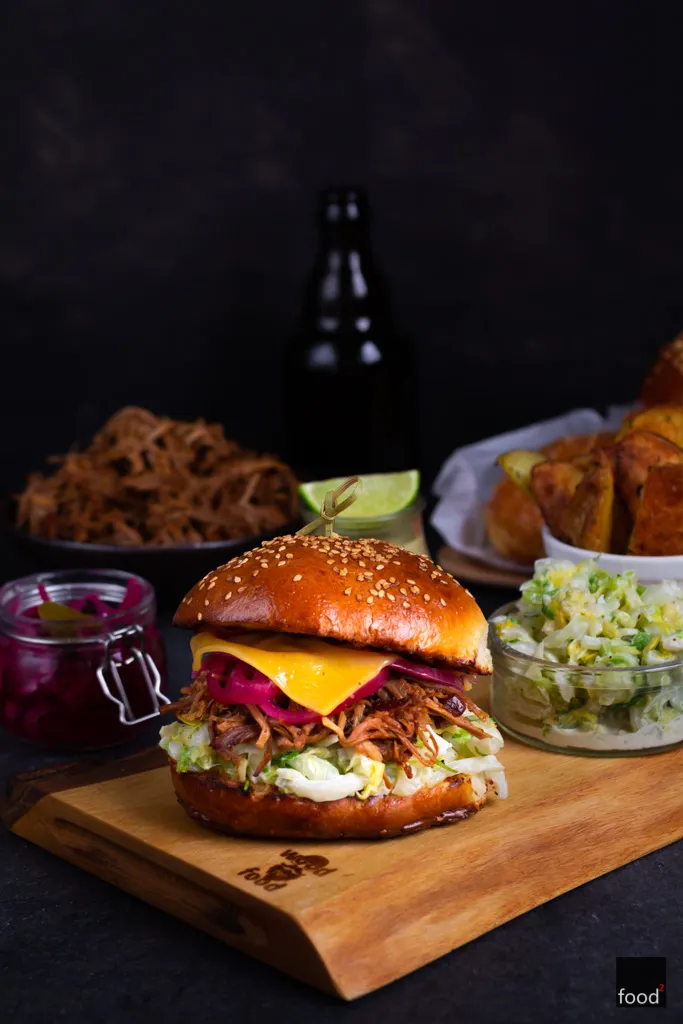 Zdjęcie Przepis na mini burgery z szarpaną wieprzowiną, które zachwycą gości