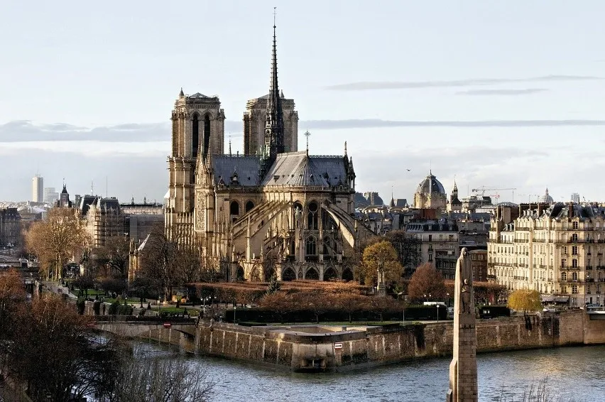 Zdjęcie Kiedy powstała katedra Notre Dame? Historia, która zaskakuje