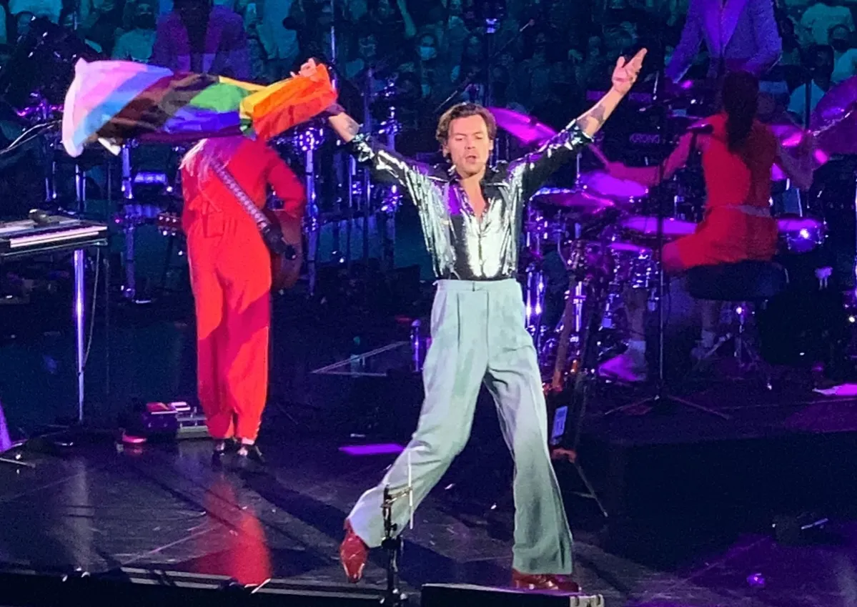 Zdjęcie Jak stworzyć idealny outfit na koncert Harry'ego Stylesa, który zachwyci wszystkich