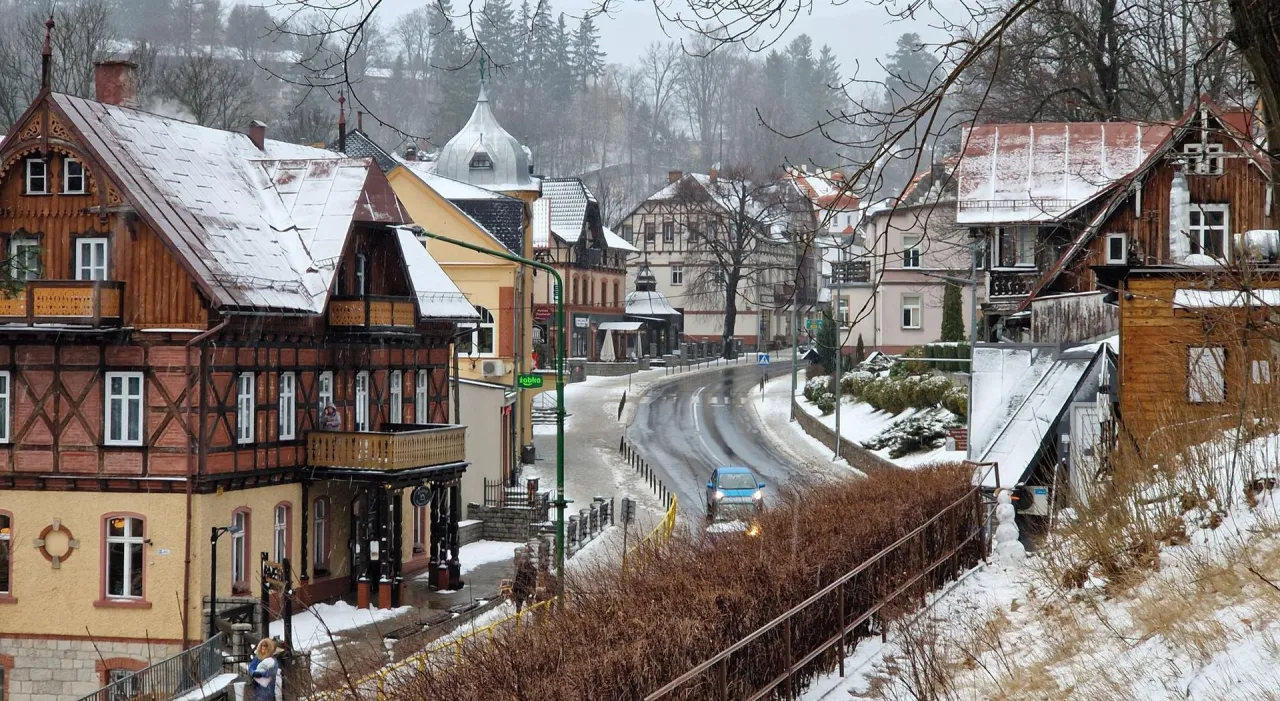 Zdjęcie Praca w Sudetach - znajdź najlepsze oferty zatrudnienia w górskim regionie