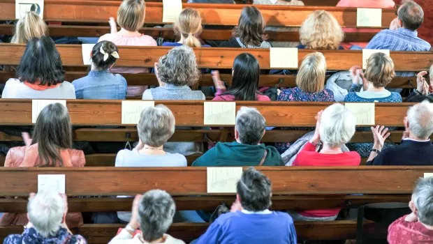 Zdjęcie Czy msza w sobotę za niedzielę spełnia ten obowiązek wiernych?