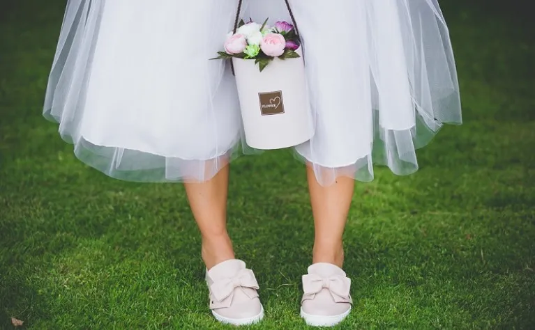 Zdjęcie Jakie buty na zmianę na wesele, które zapewnią komfort i styl?