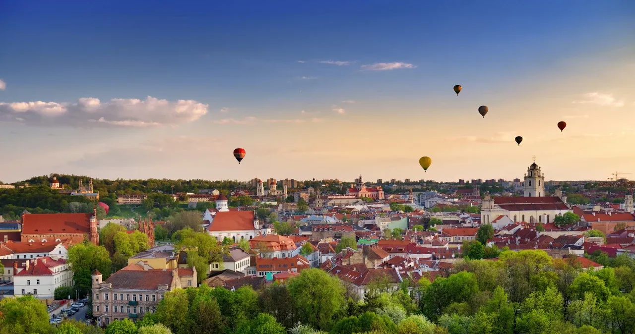 Zdjęcie Czy w Wilnie jest bezpiecznie? Odkryj ukryte zagrożenia i bezpieczne miejsca