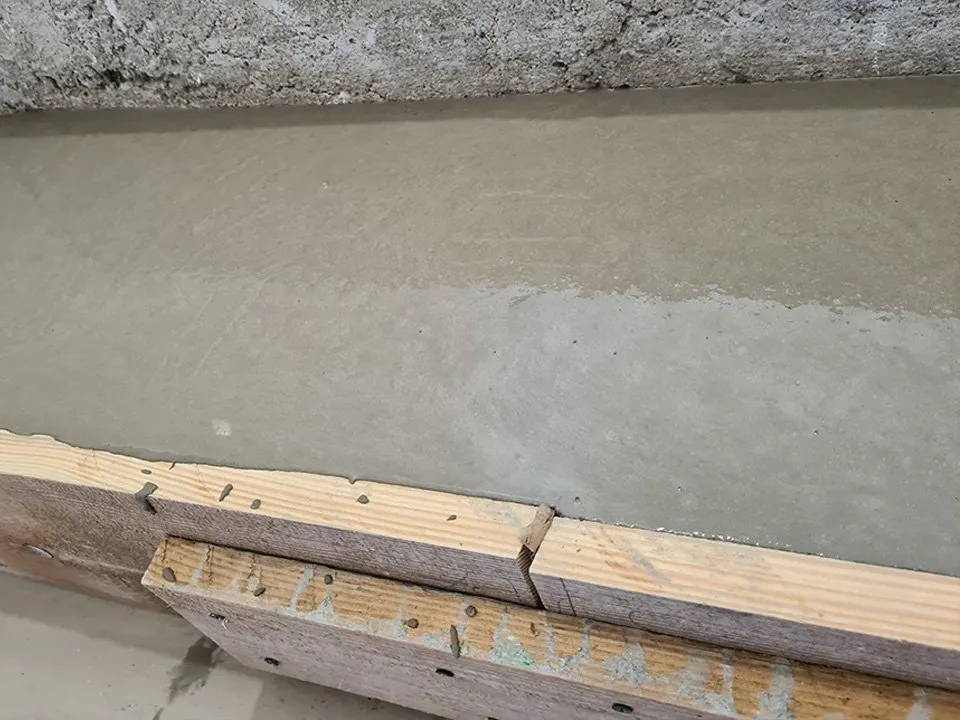 Zdjęcie Jak wyrównać schody betonowe?  wskazówki dla majsterkowiczów