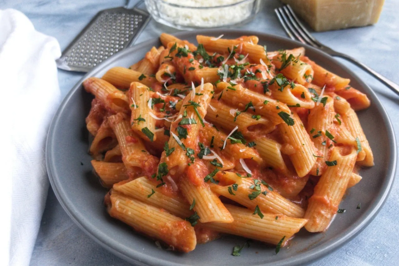 Zdjęcie Penne molto bene – prosty przepis na włoskie danie pełne smaku