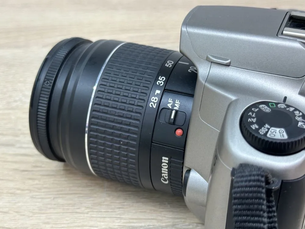 Zdjęcie Lustrzanka Canon EOS 3000N – poznaj jej możliwości i opinie użytkowników