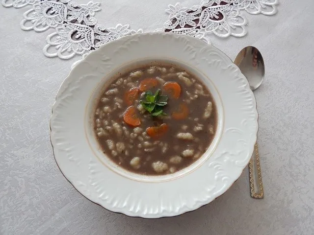 Zdjęcie Gdzie zjeść czerninę w Poznaniu? Odkryj najlepsze restauracje