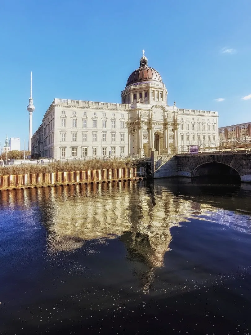 Zdjęcie Zamek w Berlinie: Tajemnice i historia, które musisz poznać