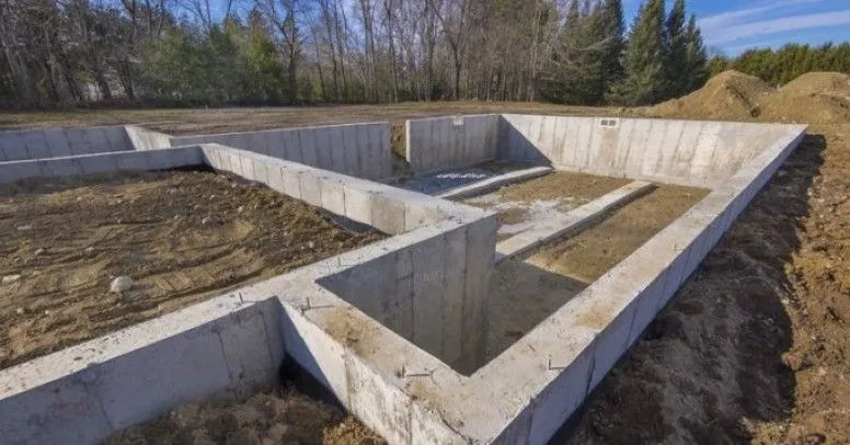 Zdjęcie Jak połączyć stary fundament z nowym, aby uniknąć problemów budowlanych