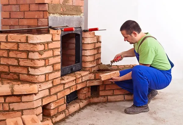Zdjęcie Jak zbudować kominek z cegły - uniknij najczęstszych błędów w budowie