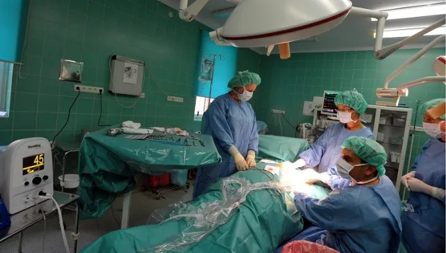 Zdjęcie Ile trwa operacja raka piersi? Przebieg i czas rekonwalescencji