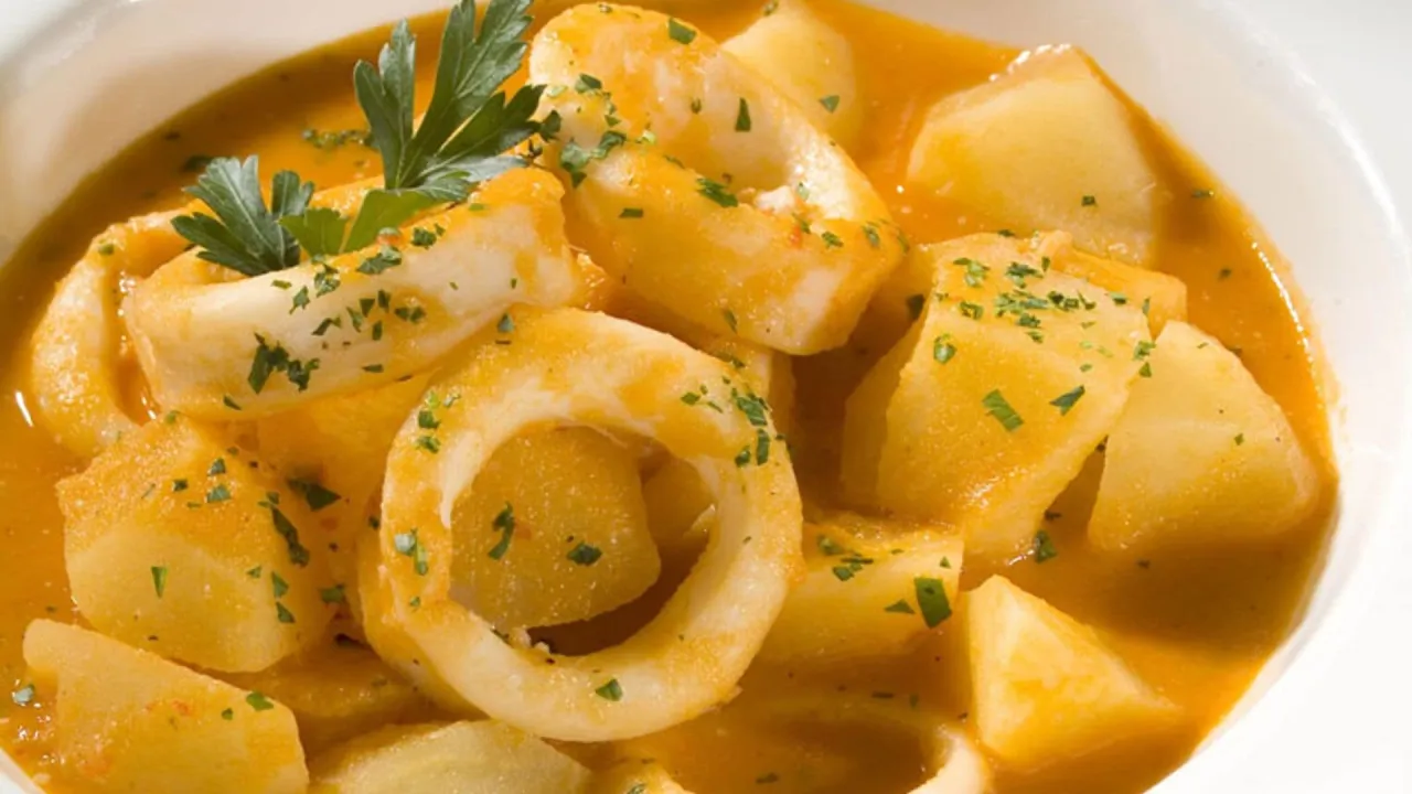 Zdjęcie Guiso de calamares con patatas: receta fácil y deliciosa para disfrutar